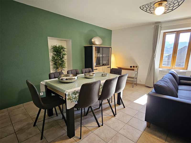 Gîte Le Village dans les alpes à Bréziers